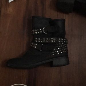 Dirty laundry studded boots